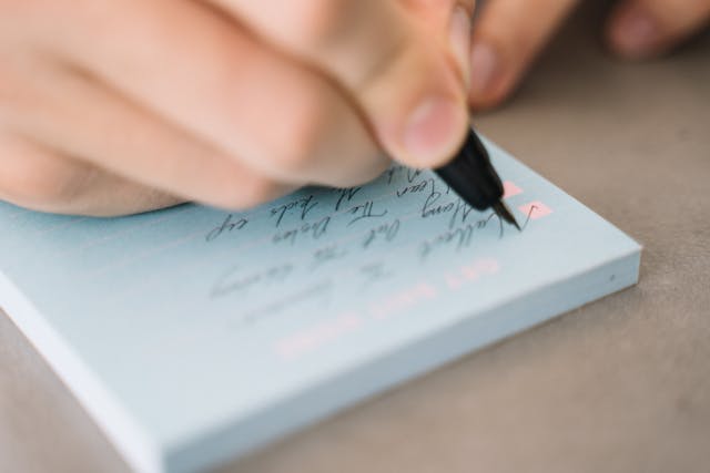 Tecnica di Feynman: il metodo (quasi infallibile) per studiare meglio e ricordare a lungo